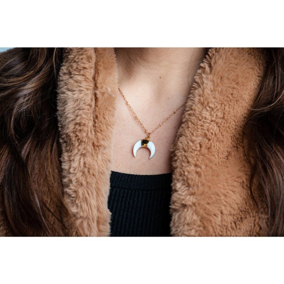 *Portia* White Double Horn Necklace - Picture 2 of 4